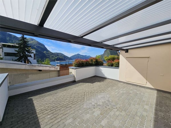 Monolocale con terrazzo vista lago 1