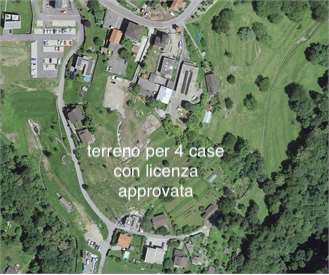 Ampio terreno con licenza per 4 case unifamiliari 1