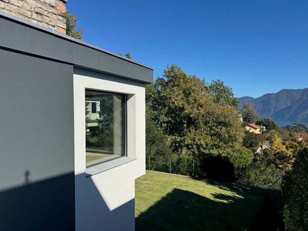 Moderne Villa inmitten von Grün 7