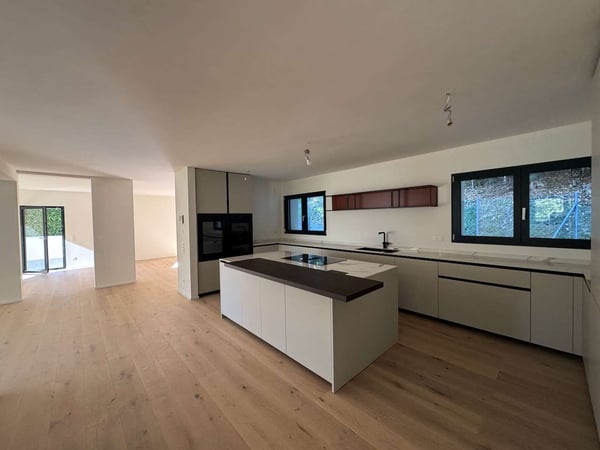 Villa moderna in collina 4