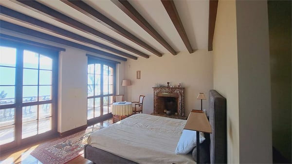 Villa con piscina 8