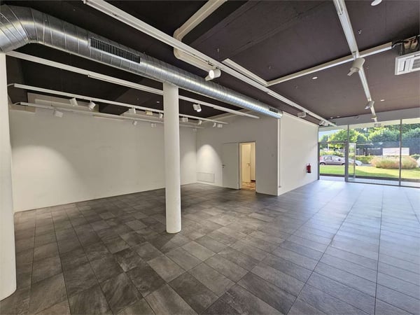 Negozio-spazio commerciale in affitto a Lugano 7