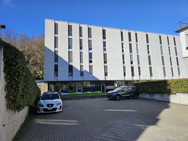 Negozio-spazio commerciale in affitto a Lugano 12