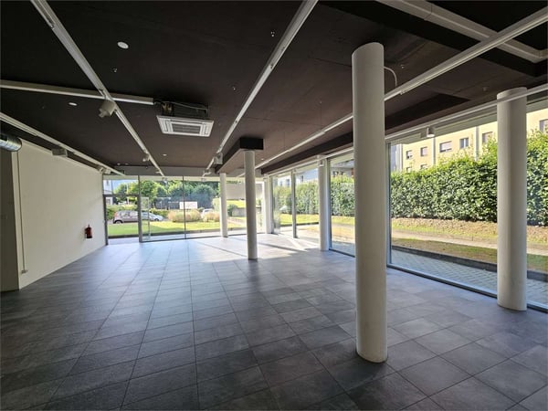 Negozio-spazio commerciale in affitto a Lugano 6