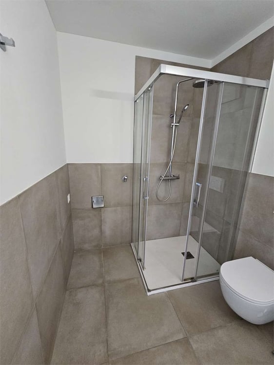 Mendrisio, recente  3.5 locali con balcone 10
