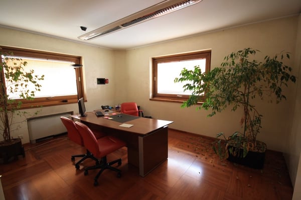 Uffici da ca. 220 m² a ca. 600 m² in palazzina di standing superiore con posti auto 7