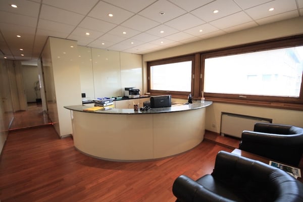 Uffici da ca. 220 m² a ca. 600 m² in palazzina di standing superiore con posti auto 4