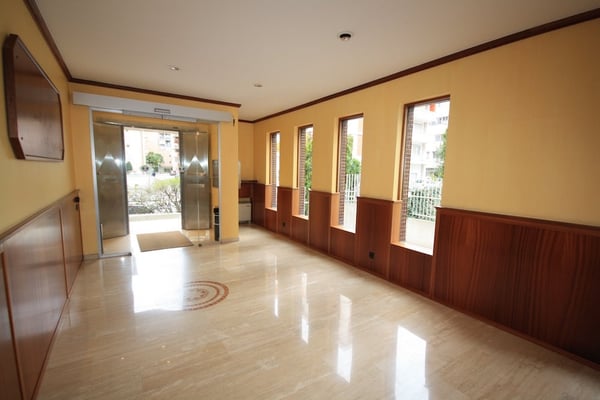 Ufficio ca. 220 m² in stabile rappresentativo con posteggi 3