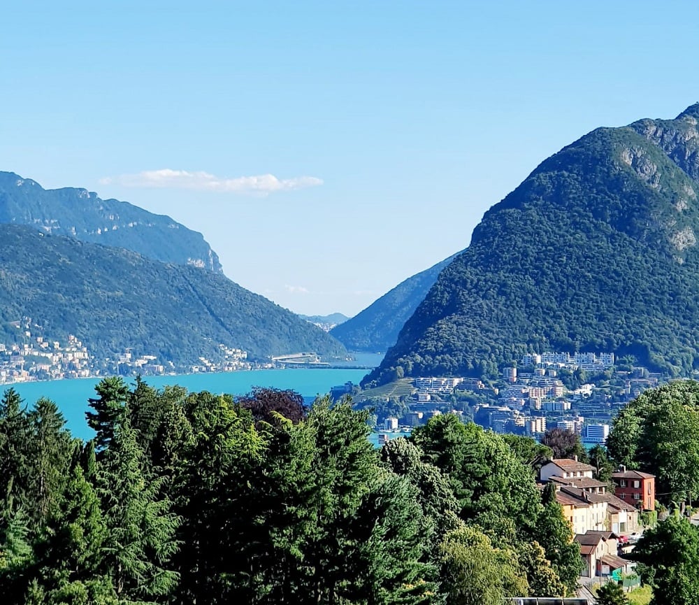 Bild Graziosa casa unifamiliare in posizione collinare con giardino e vista lago