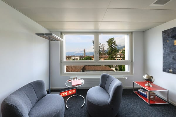 ASCONA - Spazio commerciale ad uso ufficio con stupenda vista 5