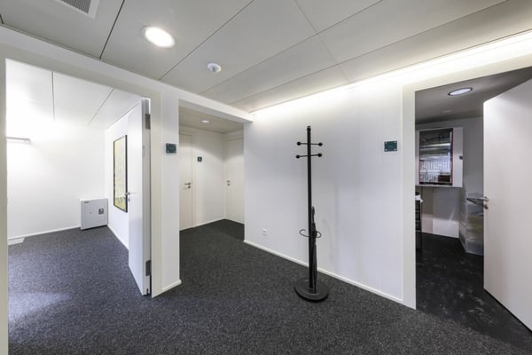 ASCONA - Spazio commerciale ad uso ufficio con stupenda vista 13