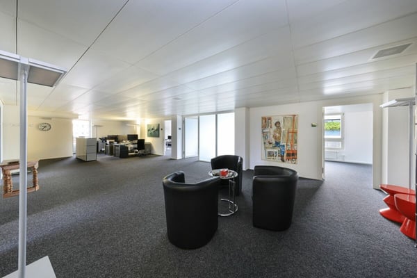 ASCONA - Spazio commerciale ad uso ufficio con stupenda vista 2