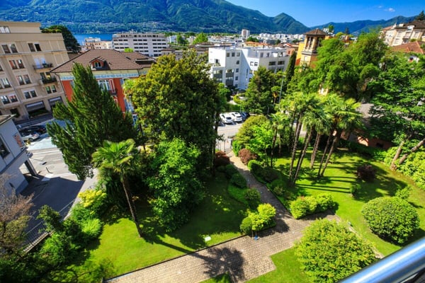 MURALTO - Ampio attico con vista sul Lago Maggiore 36