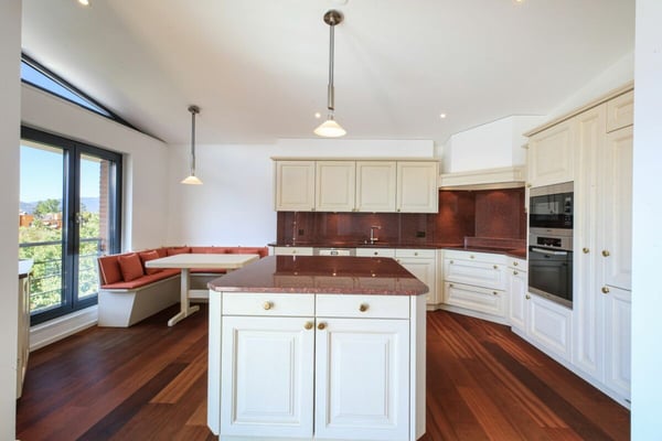 MURALTO - Ampio attico con vista sul Lago Maggiore 7