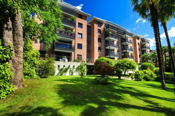 MURALTO - Ampio attico con vista sul Lago Maggiore 33