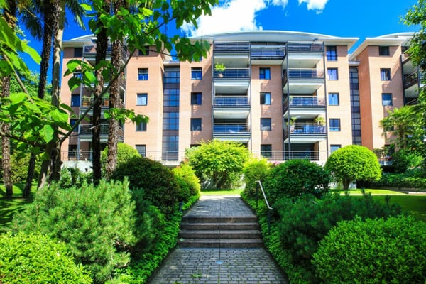 MURALTO - Ampio attico con vista sul Lago Maggiore 28