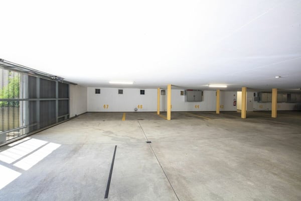 MURALTO - Ampio attico con vista sul Lago Maggiore 25