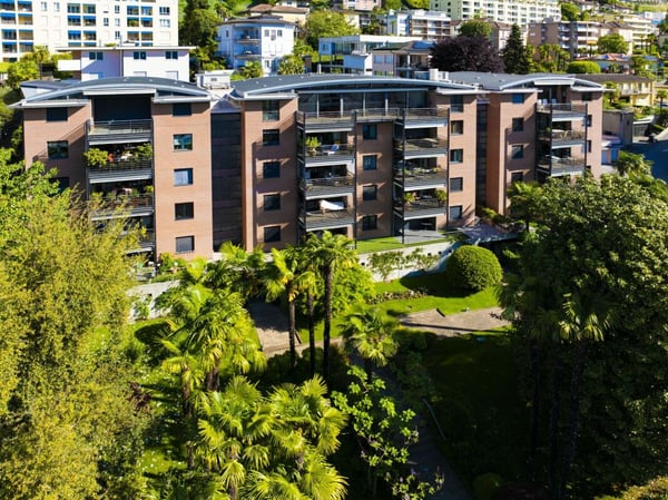 MURALTO - Ampio attico con vista sul Lago Maggiore 38