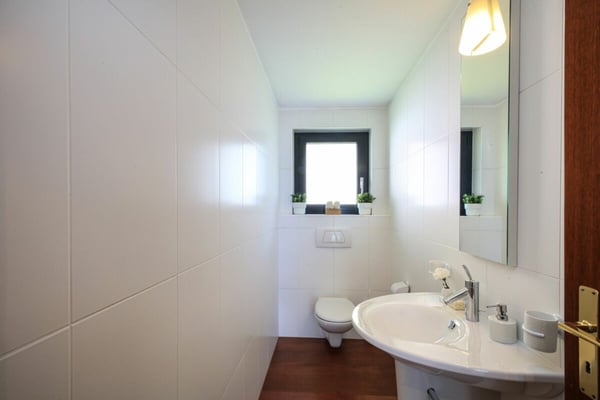 MURALTO - Ampio attico con vista sul Lago Maggiore 19