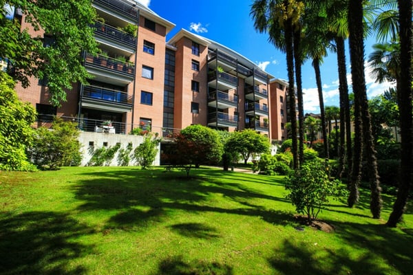 MURALTO - Ampio attico con vista sul Lago Maggiore 32