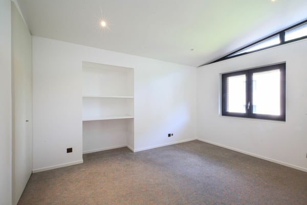 MURALTO - Ampio attico con vista sul Lago Maggiore 14