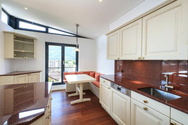 MURALTO - Ampio attico con vista sul Lago Maggiore 9