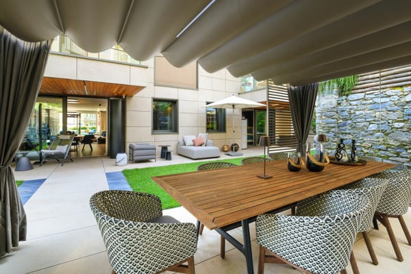 MURALTO - Moderno appartamento con giardino in centro città 2