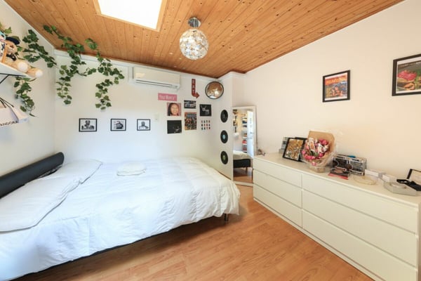 PIANEZZO - Suggestiva casa bifamiliare di nucleo 10