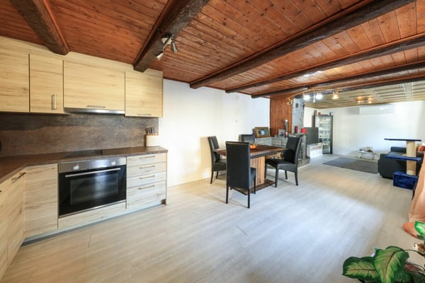 PIANEZZO - Suggestiva casa bifamiliare di nucleo 4