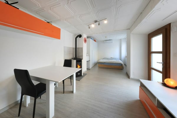 PIANEZZO - Suggestiva casa bifamiliare di nucleo 15