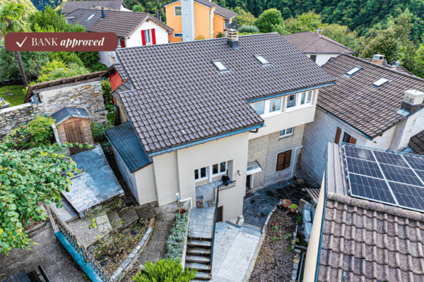 PIANEZZO - Suggestiva casa bifamiliare di nucleo 1