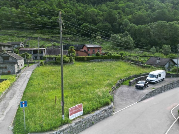 MAGGIA - Grande terreno edificabile in posizione centrale e soleggiata 6