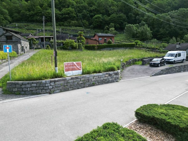 MAGGIA - Grande terreno edificabile in posizione centrale e soleggiata 7