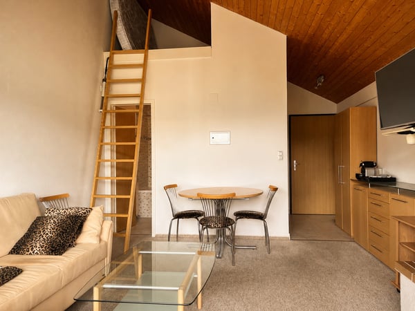 Gemütliche 1.5-Zimmerwohnung mit Galerie in Obersaxen 3