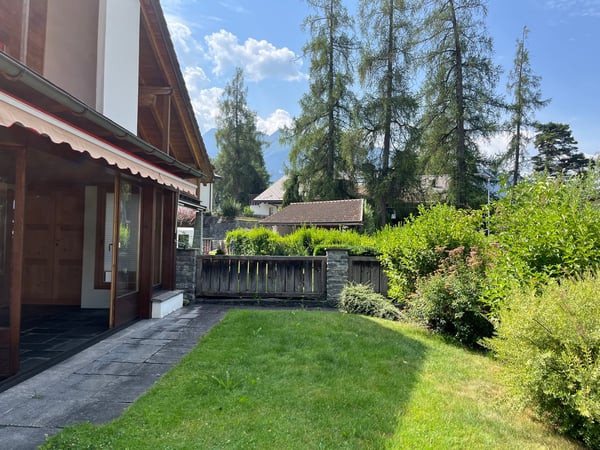 Charmante Haushälfte mit Studio in Laax 6