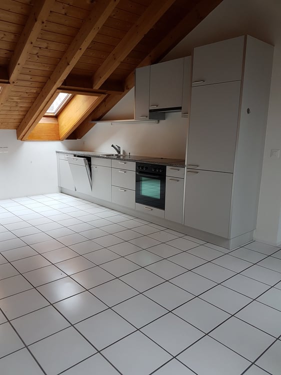 Charmante 2.5-Zimmer-Wohnung im 3. Obergeschoss in Ilanz 2