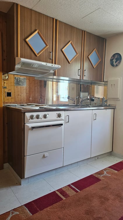 Charmante 2.5-Zimmer-Dachwohnung in Trun 9