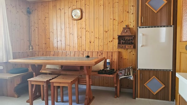 Charmante 2.5-Zimmer-Dachwohnung in Trun 8