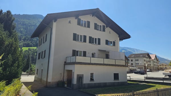 Charmante 2.5-Zimmer-Dachwohnung in Trun 13