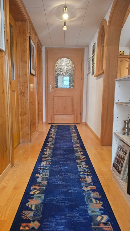 Charmante 2.5-Zimmer-Dachwohnung in Trun 12