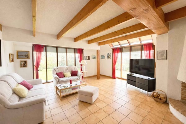 Villa mitoyenne de caractère avec jardin au Mont-sur-Lausanne 3
