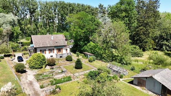 Maison de caractère avec grand jardin, à deux pas du lac de Neuchâtel 11