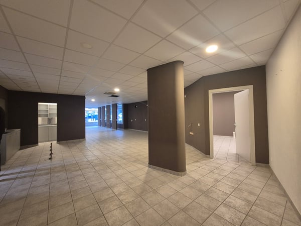Surface commerciale d'env. 190 m2 au rez-de-chaussée 3