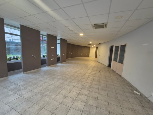 Surface commerciale d'env. 190 m2 au rez-de-chaussée 2