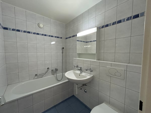 Appartement rénové de 3.5 pièces, 1er étage, env. 73 m2 5