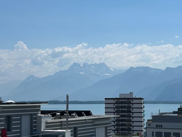 Appartement rénové de 3.5 pièces avec vue sur le lac, 6ème étage, env. 60 m2 5