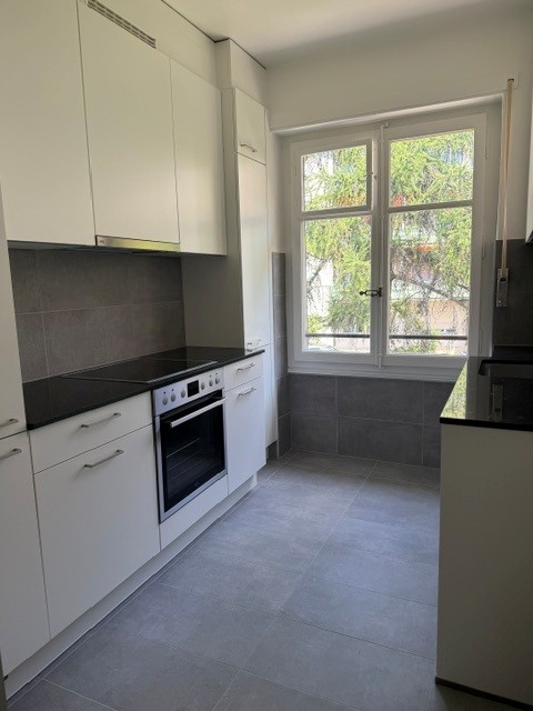 Bel appartement rénové de 3.5 pièces, 4è étage, env. 74 m2 5