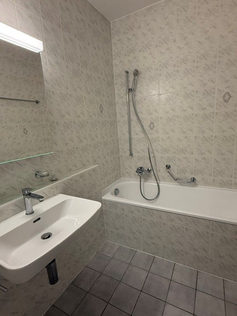 Bel appartement rénové de 3.5 pièces, 4è étage, env. 74 m2 8