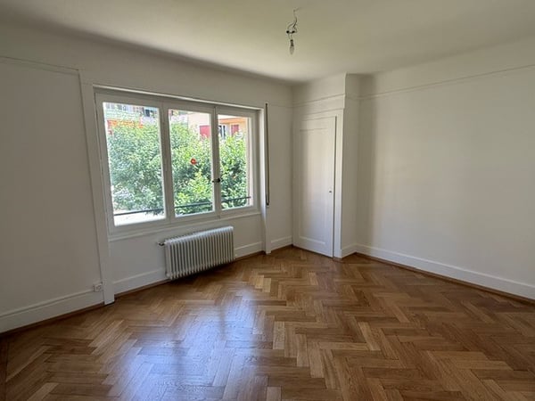 Bel appartement rénové de 3.5 pièces, 4è étage, env. 74 m2 2