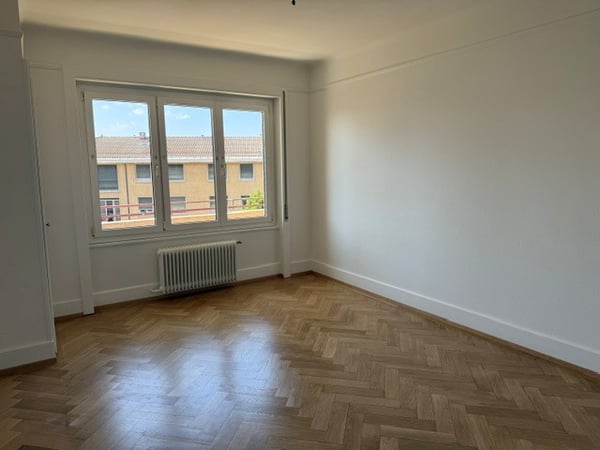 Bel appartement rénové de 3.5 pièces, 4è étage, env. 74 m2 3
